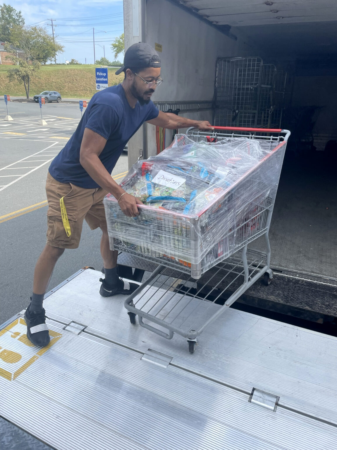 a Volunteer Loaves & Fishes Charlottesville